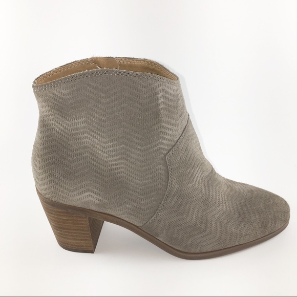 💥𝐋𝐚𝐬𝐭 𝐜𝐡𝐚𝐧𝐜𝐞 Lucky Brand Ankle Bootie - Picture 3 of 7